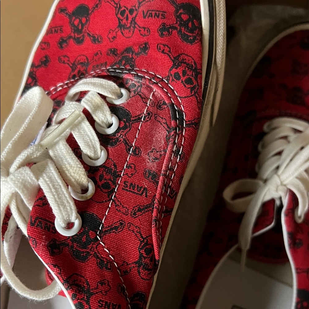Vans Red Skull Pattern Shoes - Picture 5 of 8